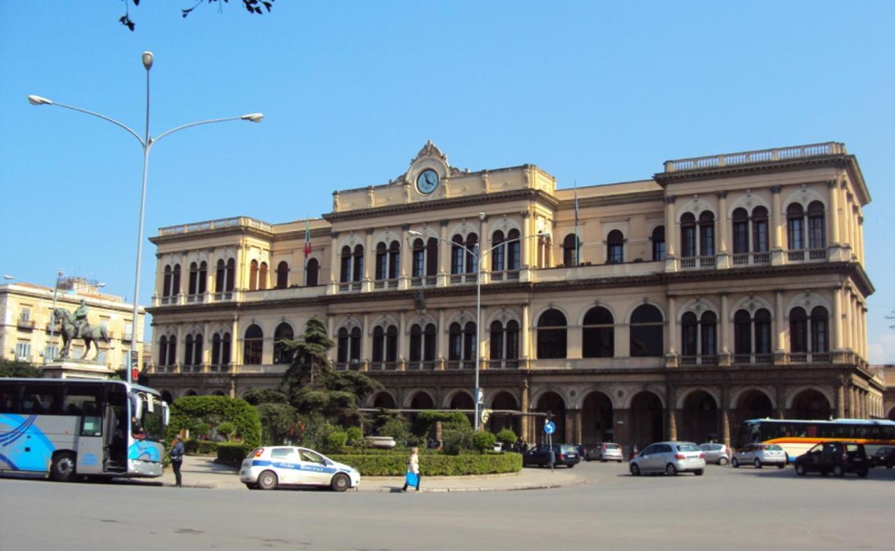 Anthony Apartments Central Station Palermo Bagian luar foto